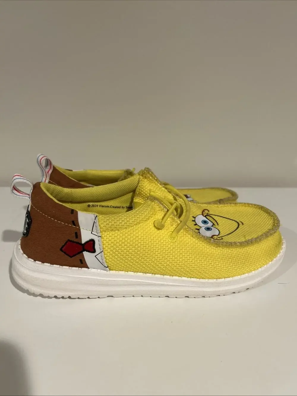 Hey Dude Spongebob Squarepants Size J4 Yellow
